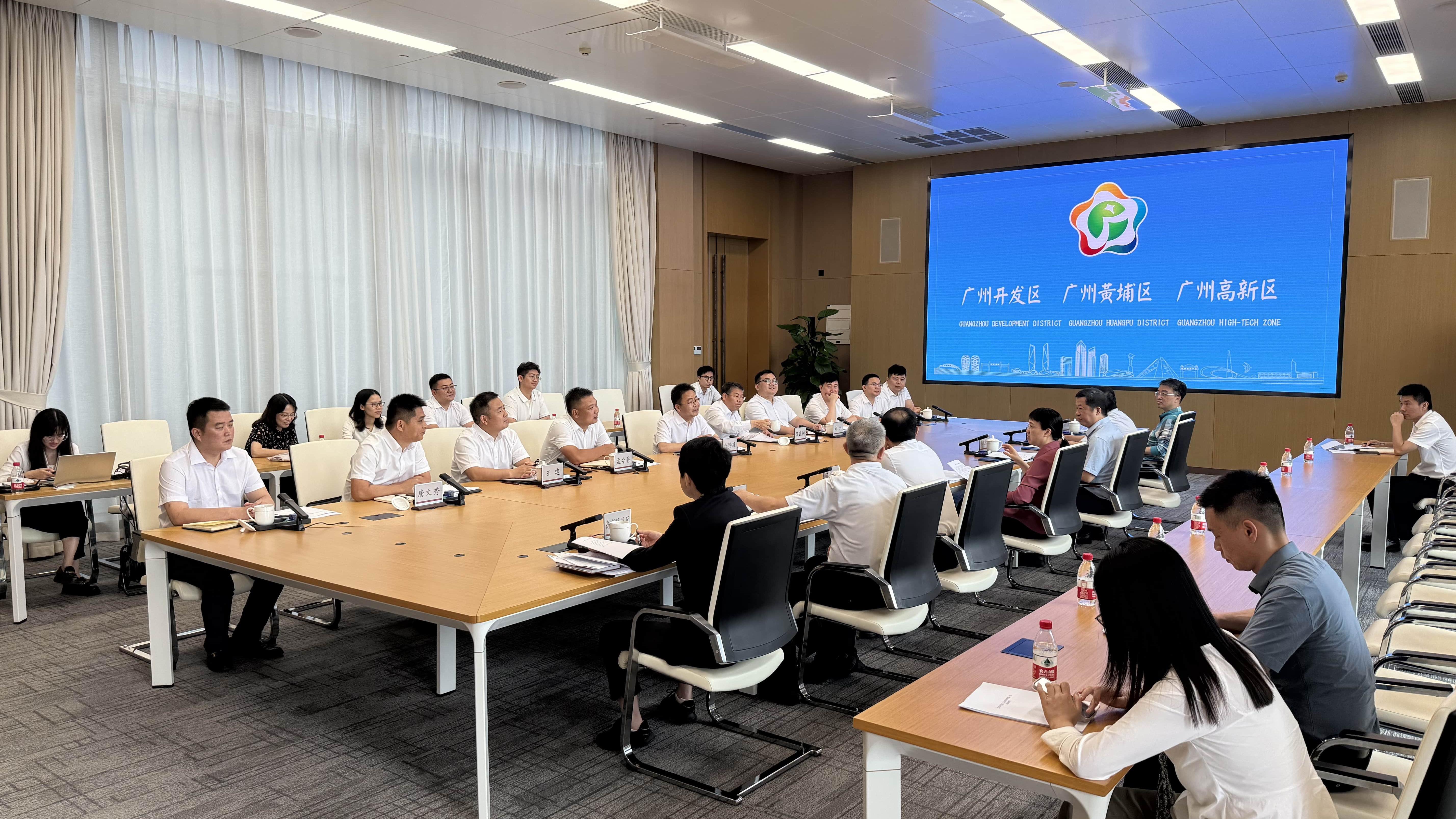 中铁建工集团总经理、党委副书记何晔庭在广州开展系列商务活动